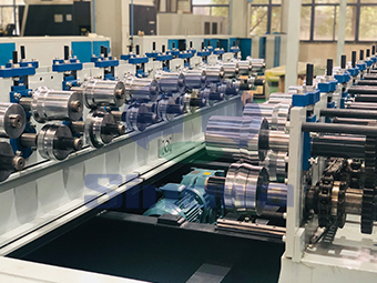 聚氨酯夹芯板成型设备